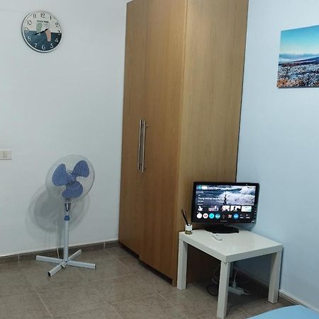 Los Cristianos Centro, Room With A Private Bathroom In Shared Apartment Arona  Extérieur photo